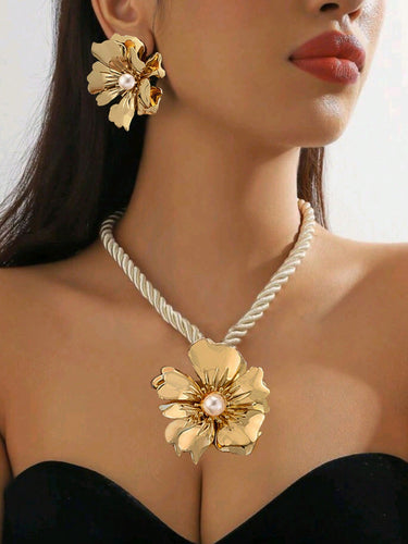 Flower Necklace And Earrings Set