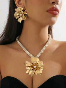 Flower Necklace And Earrings Set